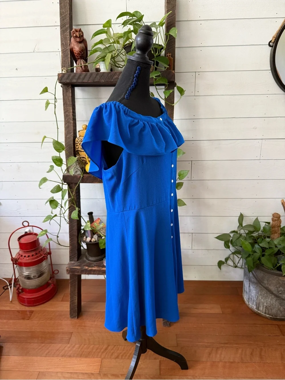 Roz & Ali Shoulder Ruffle Button-Front Royal Blue Dress Size 16
